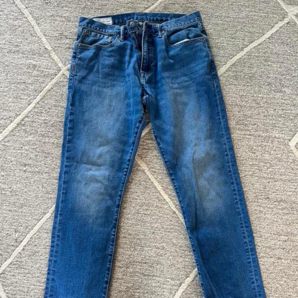 Gap Athletic Taper 31x30